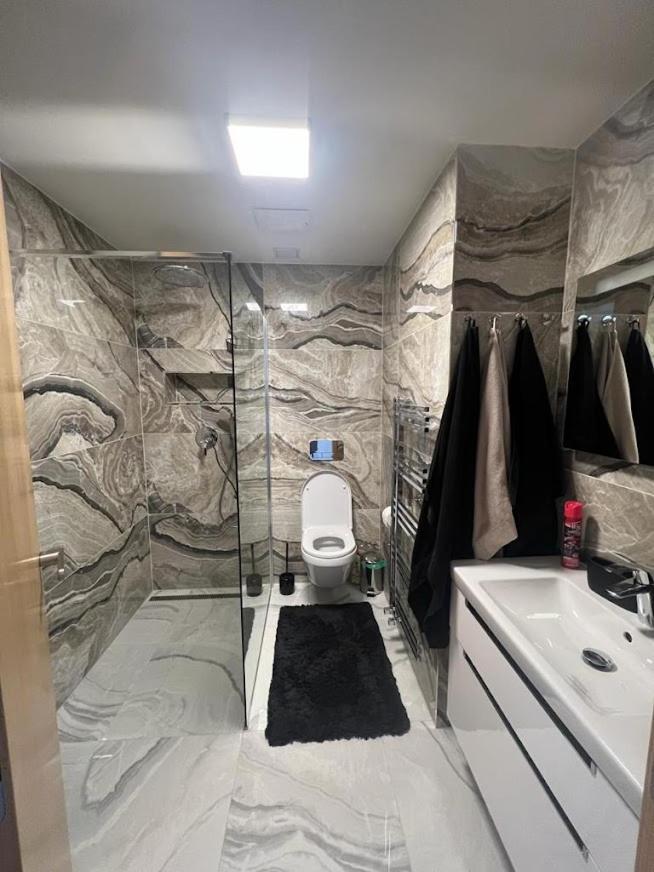 Luxusni Apartman Grand V Centru Harrachova Se Soukromou Mega Terasou, S Privatnim Parkovanim Zdarma, S Moznosti Dobijeni Wallbox Ev A Vyhledem Na Harrachovsky Kostelicek Extérieur photo