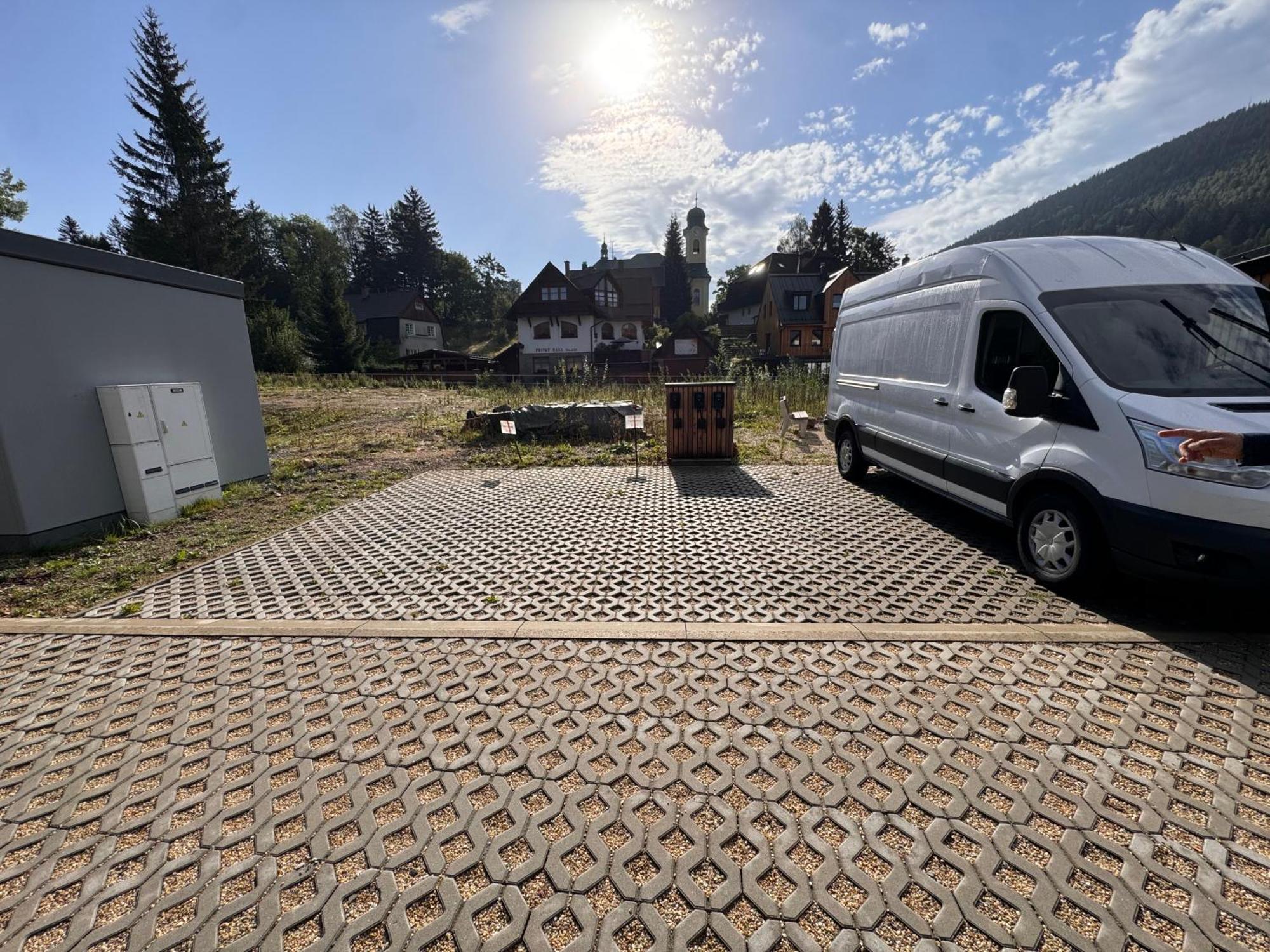 Luxusni Apartman Grand V Centru Harrachova Se Soukromou Mega Terasou, S Privatnim Parkovanim Zdarma, S Moznosti Dobijeni Wallbox Ev A Vyhledem Na Harrachovsky Kostelicek Extérieur photo
